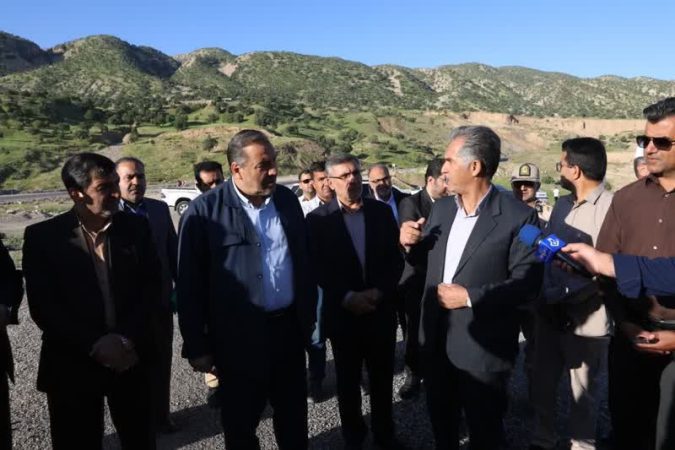 عملیات راهسازی در قطعه رانشی کیلومتر ۱۱ بزرگراه ایلام- مهران شتاب می گیرد