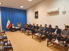 دیدار سرپرست و کارکنان اداره کل منابع طبیعی و آبخیزداری استان ایلام با نماینده ولی فقیه و امام جمعه ایلام