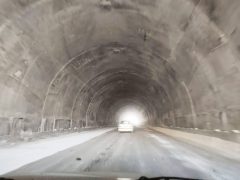 عملیات اجرای شبکه برق و روشنایی تونل کبیرکوه در حال انجام است