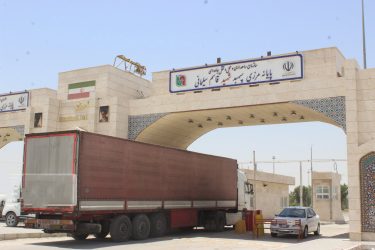 صادرات ۴۵۳ میلیون دلاری از گمرک مرزی مهران در نیمه نخست سال