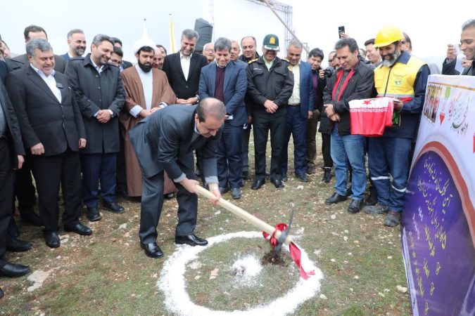 ۱۸ پروژه انرژی خورشیدی در ایلام اجرایی می شود/ نیروگاه خورشیدی ۵مگاواتی در چرداول کلنگ‌زنی شد