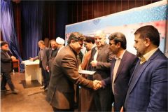 تجلیل از مدیرکل فرهنگ و ارشاد اسلامی استان ایلام در نهمین اجلاس سراسری نماز