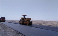 عملیات آسفالت روستای قلعه جوق ملکشاهی با اعتبار ۵۰ میلیارد ریال در حال اجراست