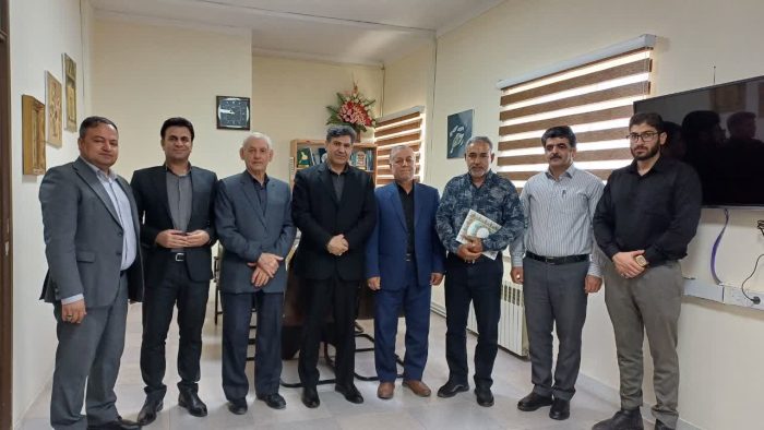 تجلیل از ناشرین ایلامی حاضر در سی و یکمین نمایشگاه بین المللی کتاب تهران
