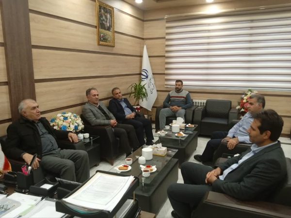 برگزاری نشست مشترک انجمن انبوه‌ سازان و انجمن پیمانکاران استان ایلام با مدیرکل راه و شهرسازی