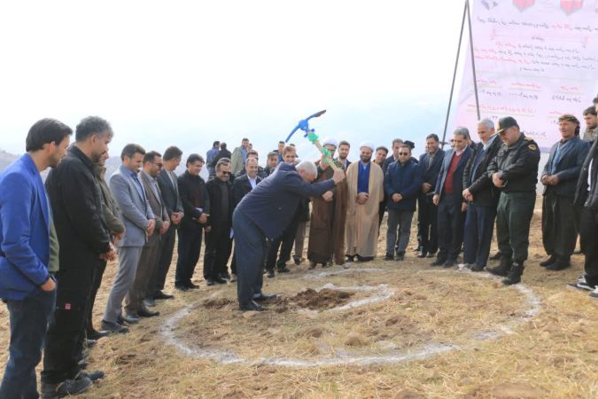 کلنگ‌ زنی فاز اول سایت ۲۰ هکتاری مسکونی سراب کلان در سیروان برای تأمین و ساماندهی مسکن روستایی