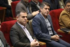 سالانه ۲۸۰۰ مترمربع فرش دستباف توسط ۲۴۰۰ بافنده در ایلام تولید می‌ شود