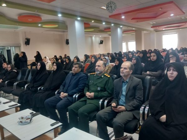 تجلیل از ۲۴ نفر از برگزیدگان استان ایلام در مرحله استانی اختتامیه جشنواره «ایلدخت»