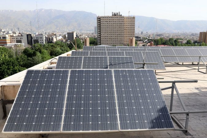 ایلام در مسیر خودکفایی انرژی با صدور بیش از ۶۰ مجوز نیروگاه خورشیدی
