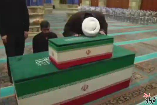 آخرین بوسه پدر بر تابوت کوچک