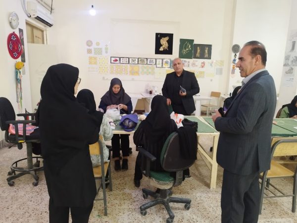 تجهیز کارگاه‌ ها و توسعه رشته‌ های جدید اولویت اصلی ما در شهرستان دره‌ شهر است