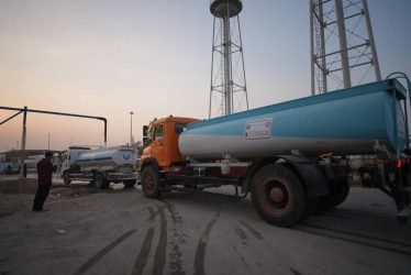 تداوم عملیات آبرسانی به زائران اربعین در مرز مهران با شبکه پایدار و ۹ تانکر آبرسان آبفای ایلام